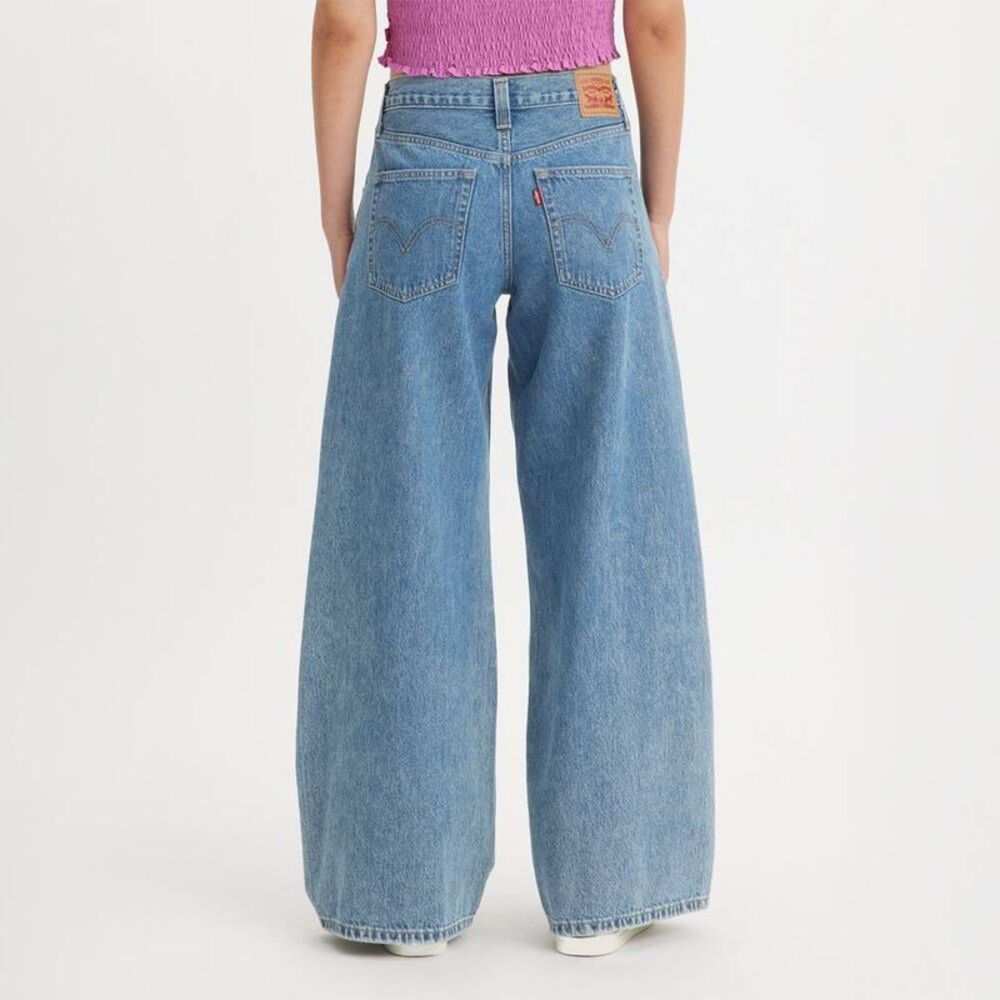 Levi's -  Women's High Rise Straight Leg Relaxed Jean Take Chances - Picture 2 of 3